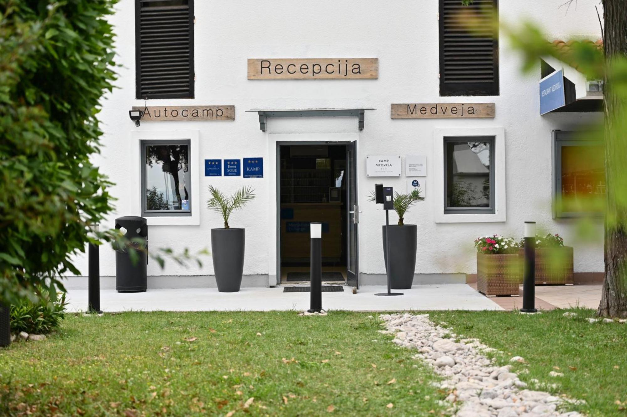 Campsite & Holiday Resort Medveja Ngoại thất bức ảnh