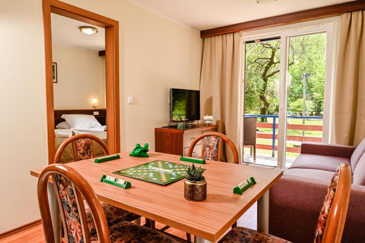 Campsite & Holiday Resort Medveja Ngoại thất bức ảnh