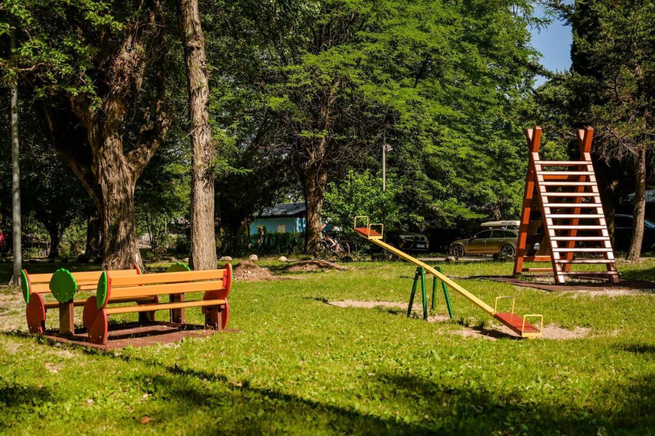 Campsite & Holiday Resort Medveja Ngoại thất bức ảnh